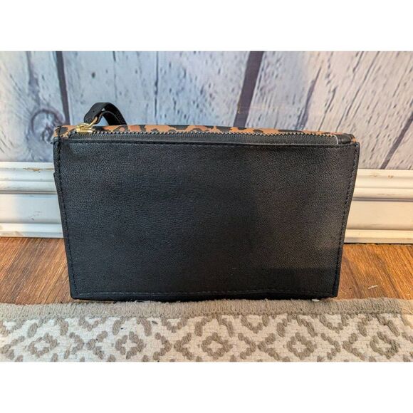 Cheetah print new vegan leather clutch/wallet - Picture 4 of 5